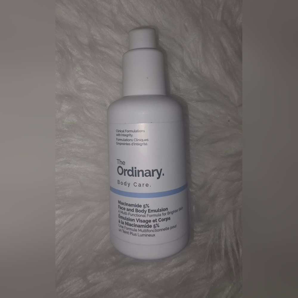The Ordinary White and Blue Body Care Emulsion